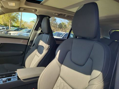 Certified 2025 Volvo XC90 B5 Plus image 22