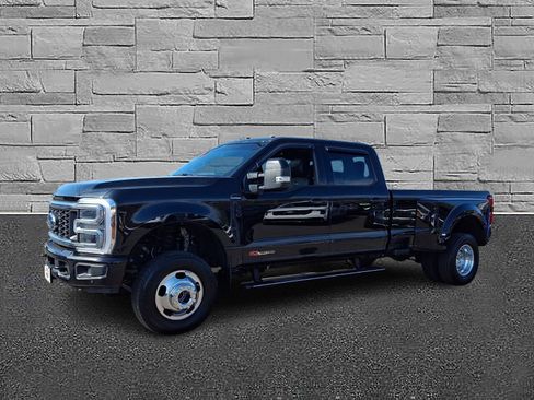 Certified 2025 Ford F350 Platinum image 5