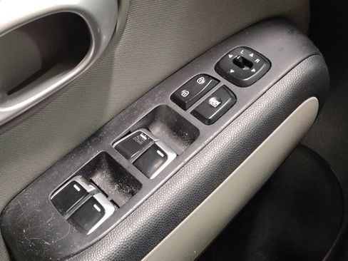 Used 2019 Kia Soul FWD image 27