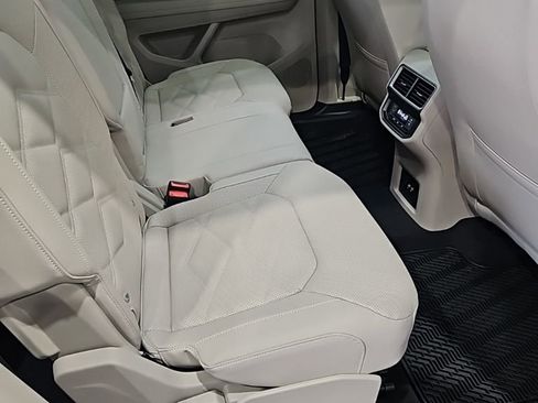 New 2026 Volkswagen Atlas SE FWD image 17