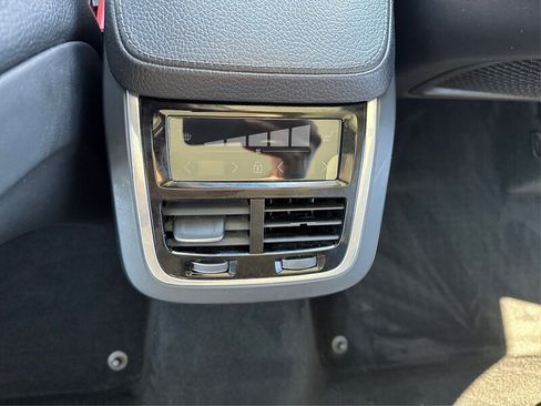 Used 2016 Volvo XC90 T6 Momentum w/ Momentum Plus Package image 59