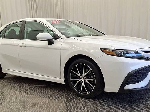 Certified 2024 Toyota Camry SE image 5