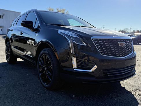 New 2025 Cadillac XT5 Luxury image 3