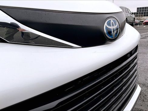 Used 2024 Toyota Sienna LE image 29