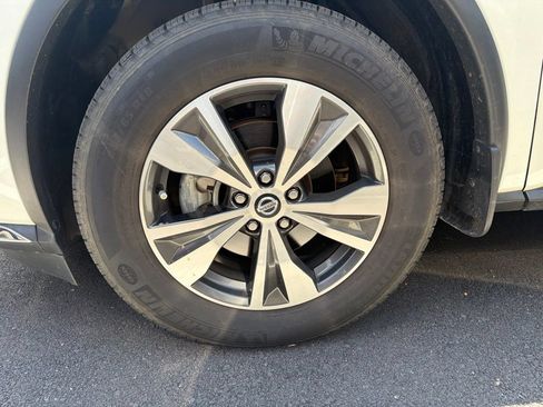 Used 2022 Nissan Murano SV FWD image 12
