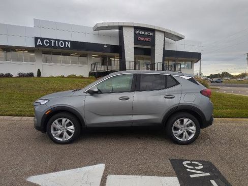 New 2025 Buick Encore GX Preferred image 2
