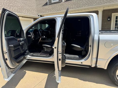 Used 2016 Ford F150 Platinum w/ Equipment Group 701A Luxury AWD/4WD image 11