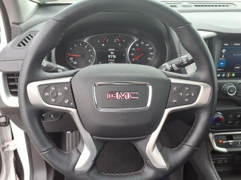 Used 2024 GMC Terrain SLT image 29