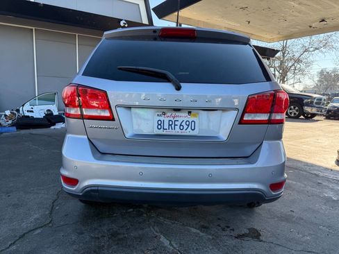 Used 2019 Dodge Journey SE image 4