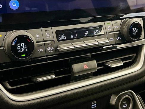 Used 2024 Toyota Grand Highlander XLE image 11