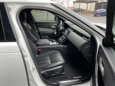 Used 2018 Land Rover Range Rover Velar R-Dynamic SE image 10