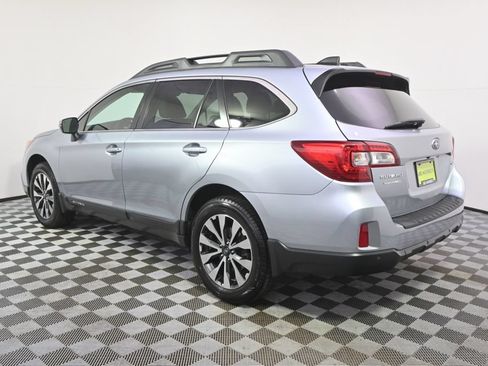 Used 2017 Subaru Outback 2.5i Limited AWD/4WD image 3