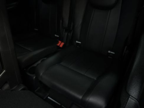 Used 2023 Mercedes-Benz GLB 250 4MATIC image 38
