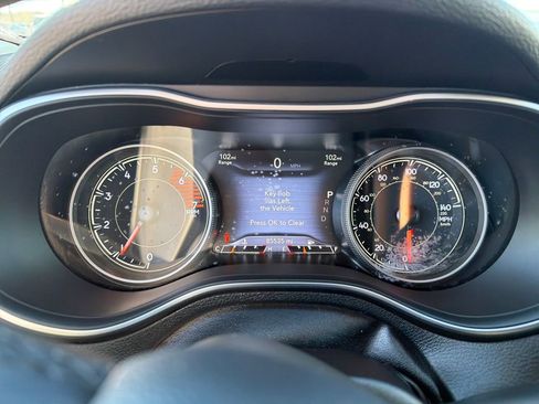 Used 2020 Jeep Cherokee Limited image 16