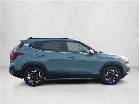 Used 2024 Kia Seltos EX FWD image 4