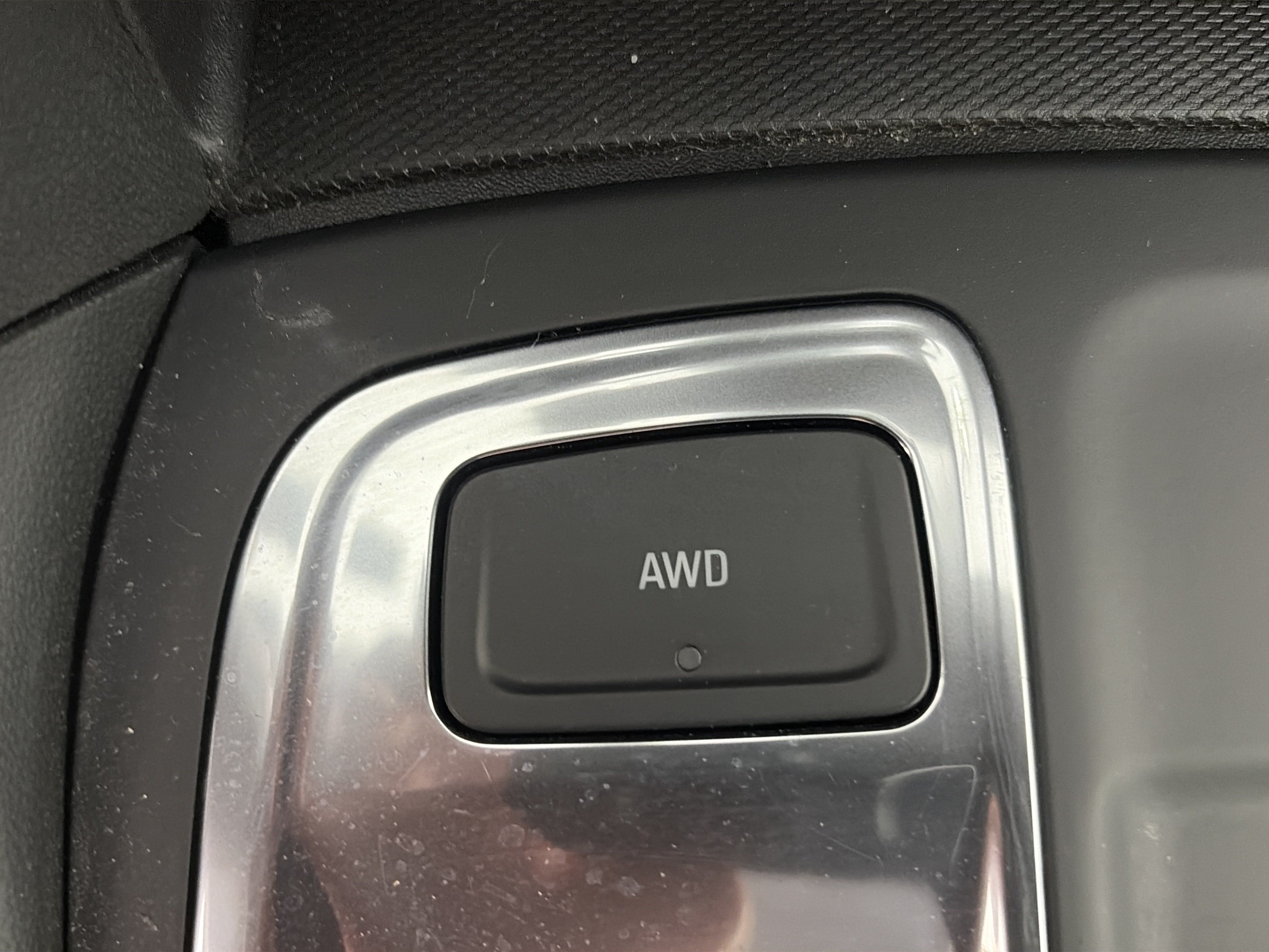 Used 2024 Chevrolet Equinox LT w/ LPO, Floor Liner Package AWD/4WD image 30