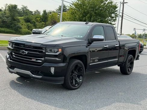 Used 2017 Chevrolet Silverado 1500 LTZ Z71 w/ LTZ Plus Package AWD/4WD image 9