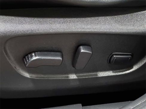 Used 2017 Nissan Rogue Sport SL w/ SL Premium Package image 14