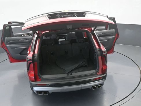 Used 2024 Chevrolet Traverse LT image 70