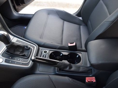 Used 2015 Volkswagen Golf TDI S FWD image 58