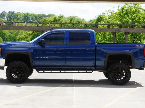 Used 2017 Chevrolet Silverado 1500 LT w/ All Star Edition AWD/4WD image 6