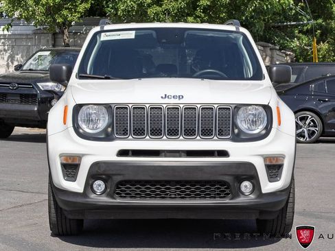Used 2022 Jeep Renegade Latitude AWD/4WD image 10