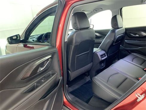Used 2023 GMC Terrain SLT image 29