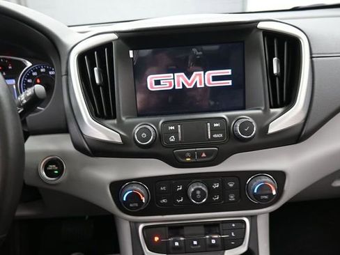 Used 2022 GMC Terrain SLT FWD image 10