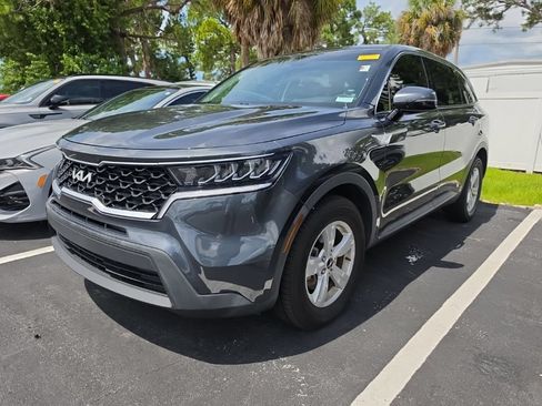 Certified 2023 Kia Sorento LX FWD image 6
