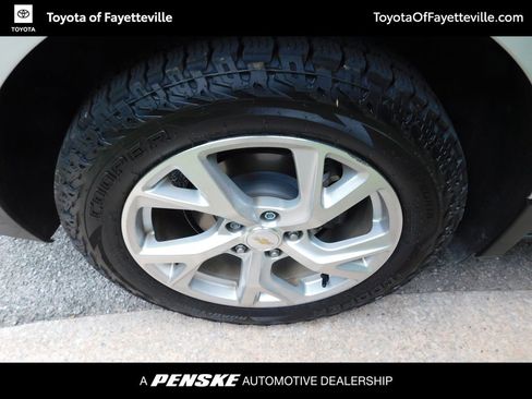 Used 2018 Chevrolet Equinox LT FWD image 9
