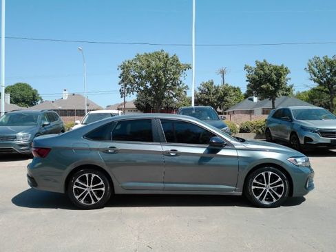 Used 2024 Volkswagen Jetta Sport FWD image 5