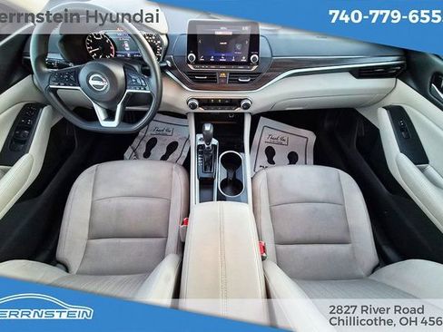 Used 2024 Nissan Altima 2.5 SV image 14