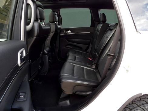 Used 2021 Jeep Grand Cherokee Limited image 32