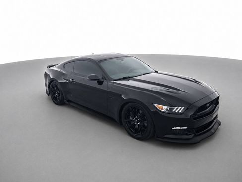 Used 2017 Ford Mustang GT Premium w/ Black Accent Package RWD image 3