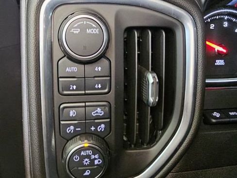 Used 2020 Chevrolet Silverado 1500 High Country w/ Technology Package AWD/4WD image 35
