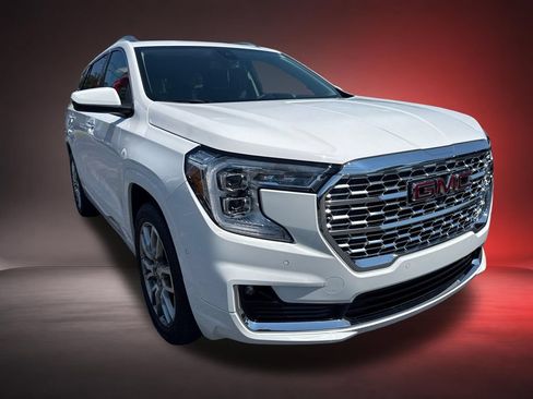 Certified 2024 GMC Terrain Denali w/ Denali Premium Package AWD/4WD image 3