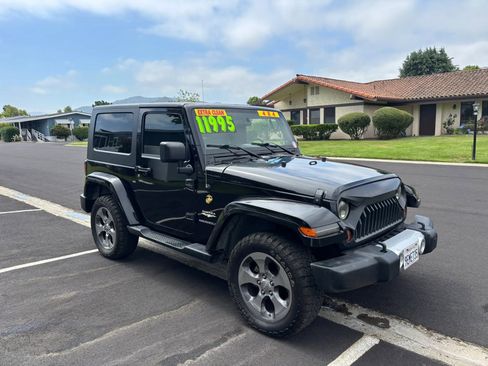 Used 2008 Jeep Wrangler Sahara w/ Dual Top Group AWD/4WD image 8
