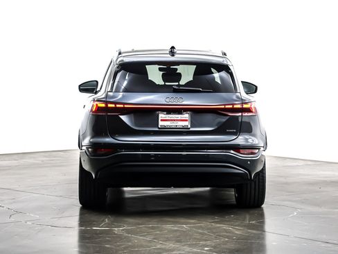 Used 2025 Audi Q6 e-tron Premium w/ Convenience Package image 5