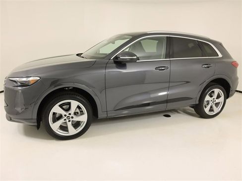 New 2025 Audi Q5 Premium Plus image 2