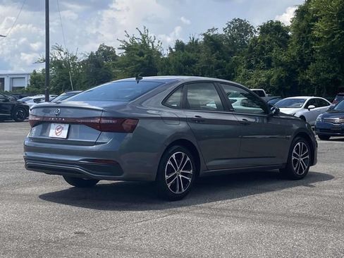 Used 2025 Volkswagen Jetta Sport FWD image 3