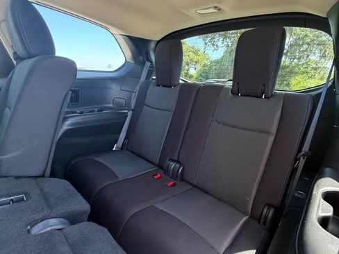 Used 2019 Nissan Pathfinder S FWD image 13