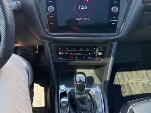 Certified 2022 Volkswagen Tiguan SEL R-Line image 21