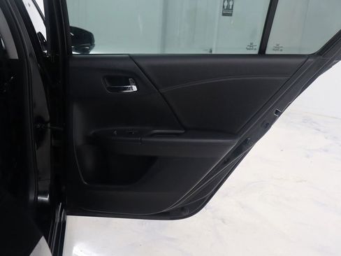 Used 2016 Honda Accord Touring image 15