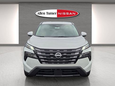 New 2026 Nissan Rogue SV w/ Cold Weather Package image 4