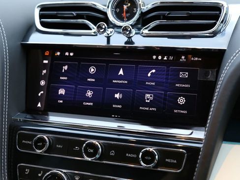 Used 2021 Bentley Bentayga image 48