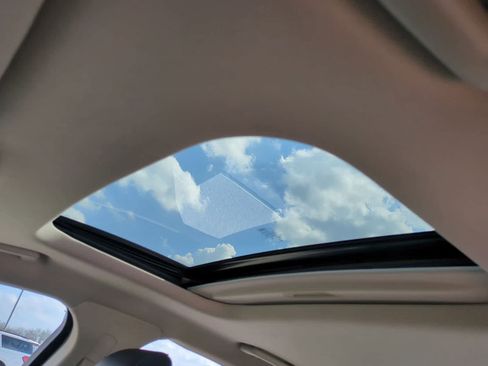 Used 2017 Ford Fusion SE w/ Fusion SE Technology Package AWD/4WD image 19