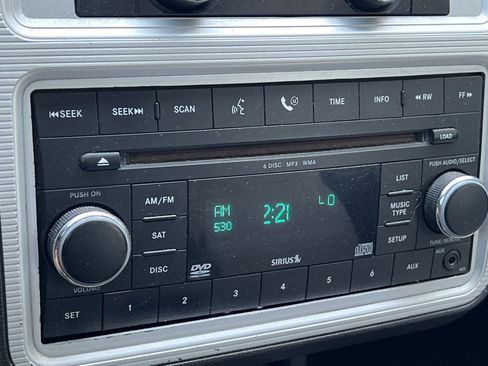 Used 2009 Dodge Journey SXT w/ Flexible Seating Group image 18