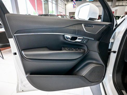 Used 2020 Volvo XC90 T5 Momentum w/ Protection Package Premier AWD/4WD image 15
