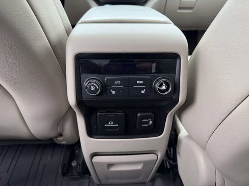Used 2019 GMC Acadia Denali w/ Technology Package AWD/4WD image 19