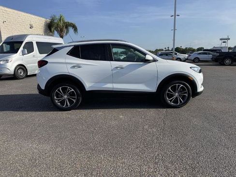 Used 2023 Buick Encore GX Select w/ Safety Package II FWD image 2